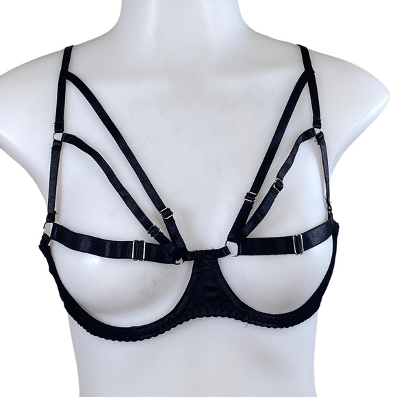 The Caught Up Set - Black - Picture 7 of 12